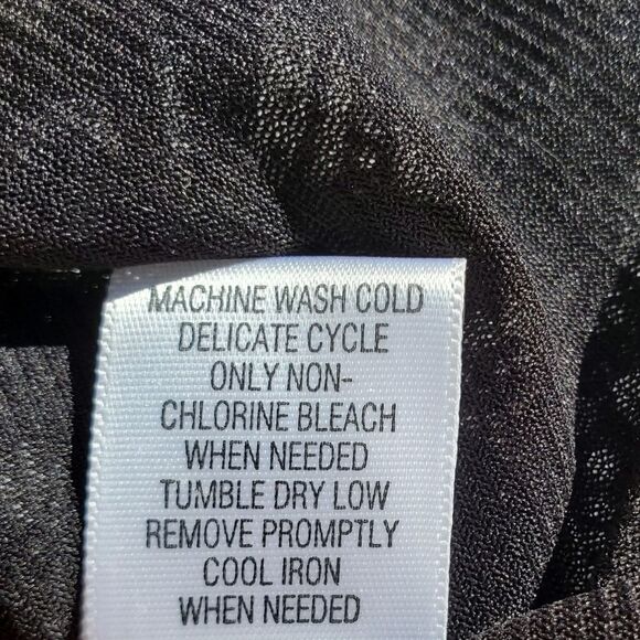 Paisley v-neck mesh layered blouse by Apt.9 / Women's Petite Small PS - Picture 7 of 8